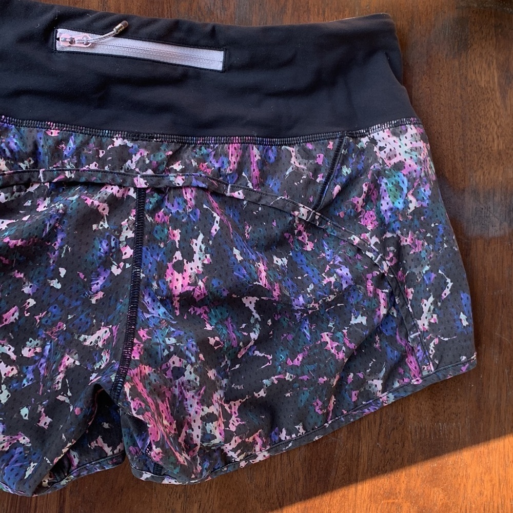 LULULEMON Multi Color Speed Up Shorts Size 6 - Picture 5 of 8